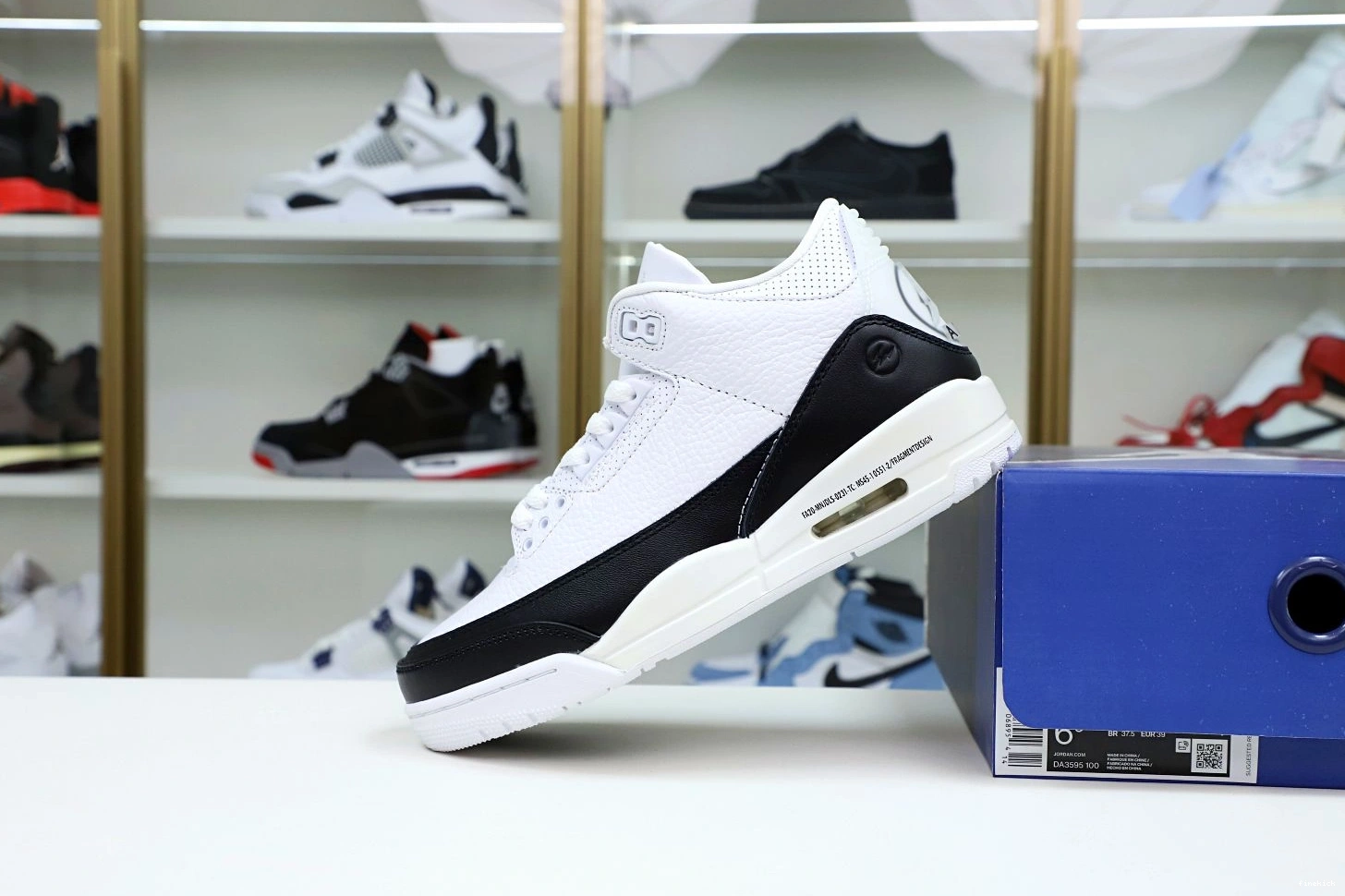 AIR 3 DESIGN RETRO 'WHITE' JORDAN X FRAGMENT SP 1227